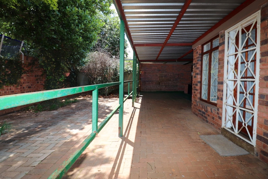 3 Bedroom Property for Sale in Flamwood North West